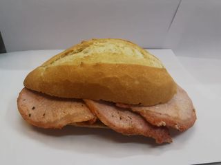 Bocadillo De Lomo Adobado De Cerdo