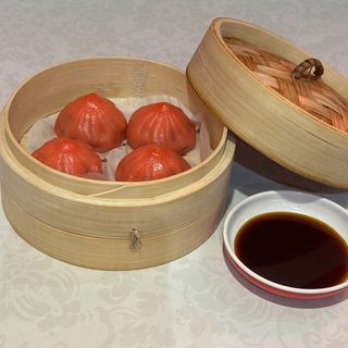 Xiaolongbao de cerdo iberico con gambas con caldo