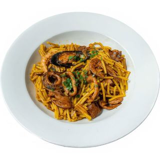 Fideuà amb gamba, rap i calamar