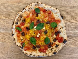 Pizza nostra marinara con olive