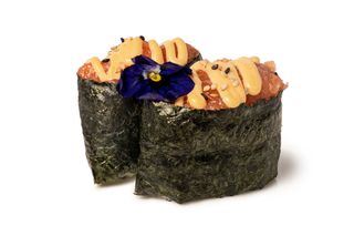 Gunkan spicy salmon
