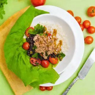 MEDITERENEAN TUNA  салата с риба тон , ориз , черна леща "Белуга"