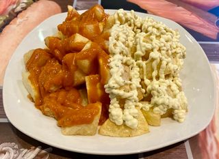 Ración De Patatas Bravas