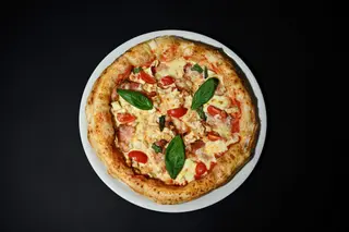 Pizza Quattro Formaggio 32cm + Coca-Cola