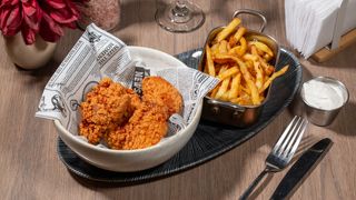 ARIPIOARE DE PUI HOT WINGS CU CAROFI PRAJITI SI SOS DE USTUROI