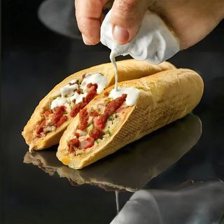 Донер с курицей в батоне