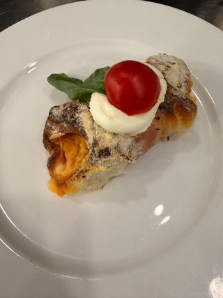 Emmental, bacon, würstel, salame piccante, Philadelphia