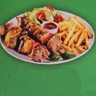 Plato De Brochetas De Pollo