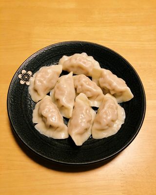 Kuvane knedle sa svinjetinom 猪肉水饺