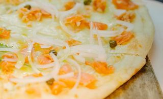 Pizza un salmone a Tropea al spicchio 
