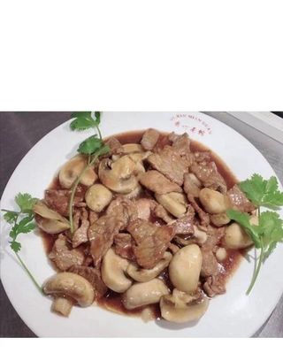 47. Ternera Con Champiñones