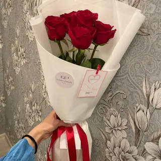 4 Roses rouges amour 