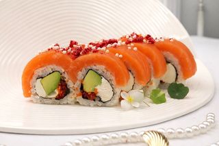 Філадельфія з лососем і авокадо (320г)