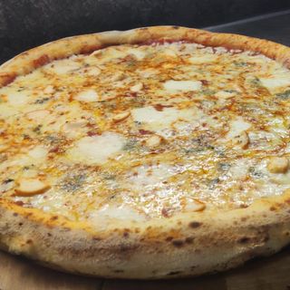 Пица Четири сирена (1500г)