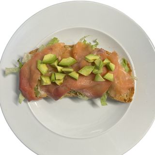 TOSTA DE SALMON