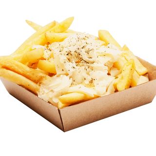 Ración De Patatas Fritas Con Parmesano y Orégano