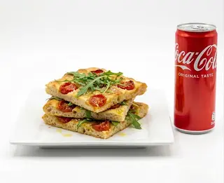 Schiacciatissima con pomodoro e rucola + Lattina Coca-Cola