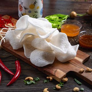 83. Chipsy krewetkowe opakowanie