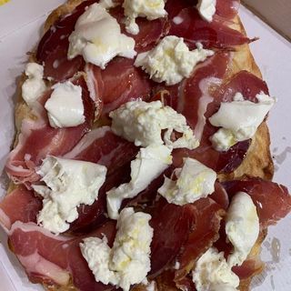 Focaccia crudo e bufala