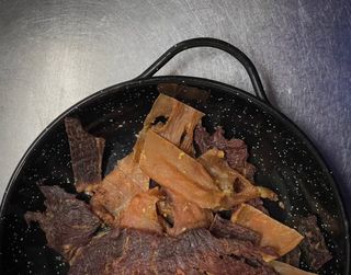 Чіпси з в'яленого м'яса