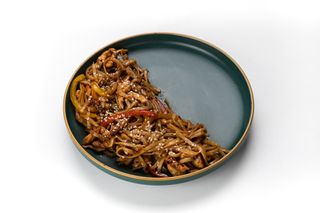 Удон с пшеничной лапшой и курицей 