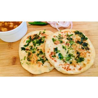 Stuffed Kulcha Aloo / Paneer / Mix / Onion