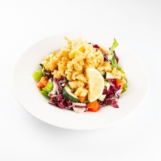 Salata s paniranim kozicama