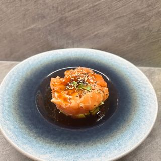58 Tartare salmone