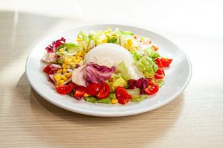 Mozzarella di bufala campana Dop 250 g ed insalata mista