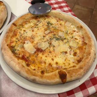 Pizza Quattro Formaggi (33 Cm.)