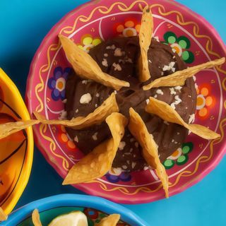 Frijoles Refritos Con Totopos