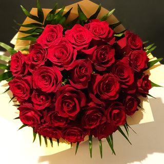 Buchet 25 trandafiri rosii