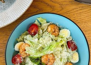 Салат "Цезарь" с креветками