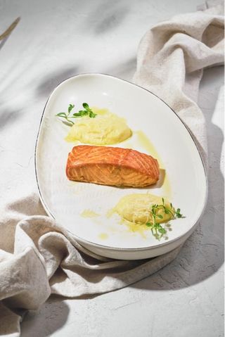 STEAK DE SALMON AHUMADO/стейк лосося подкопченй