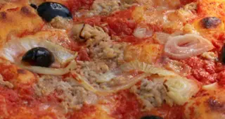 Tonno e cipolla al piatto