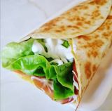 Omlet sa šunkom i kačkavaljem u tortilji XXL