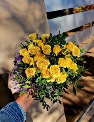 5 Trandafiri minirosa galbeni 