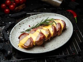 Свинна вирізка в беконі (400г)