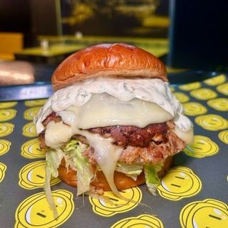 LA CUMBIONA + PATATAS + BEBIDA 