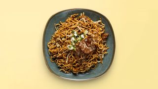 298.Пържени нудли със зеленчуци