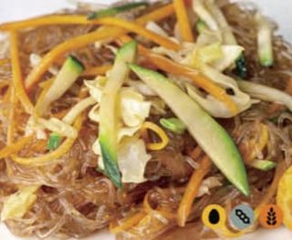 28. Spaghetti di soia saltati con verdure