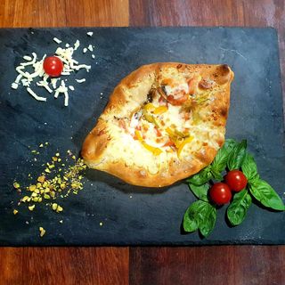 Khachapuri/Pide Vegetariana