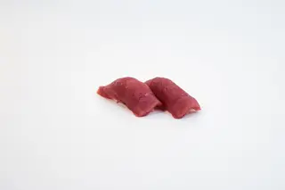 93.Nigiri de atún (2 pzs.)