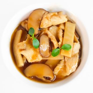 Pollo funghi e bambu