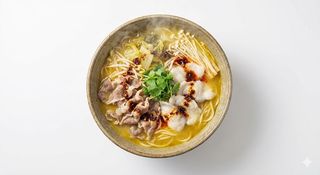 Filetti di pesce e manzo a fette in zuppa acida 酸汤肥牛鱼片