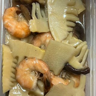 Gambas Con Bambú Y Seta