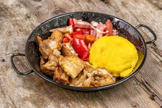 Pomana porcului ca la Bucovina