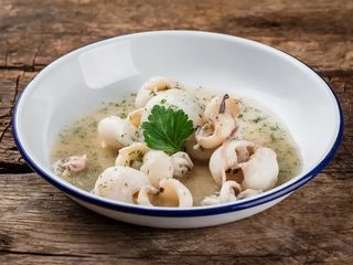 Каракатиця бебі в часниковому соусі (200g)