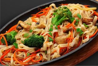 Udon cu legume si ciuperci