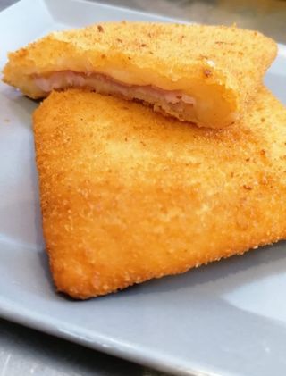 Travesseiro ( fiambre e queijo)